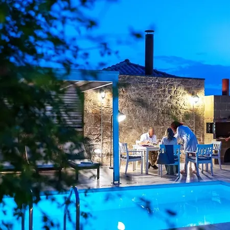 Villa Patio Complex