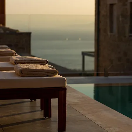 Villa Patio Complex