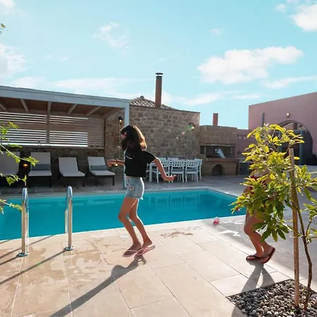 Βίλα Patio Complex Στούπα