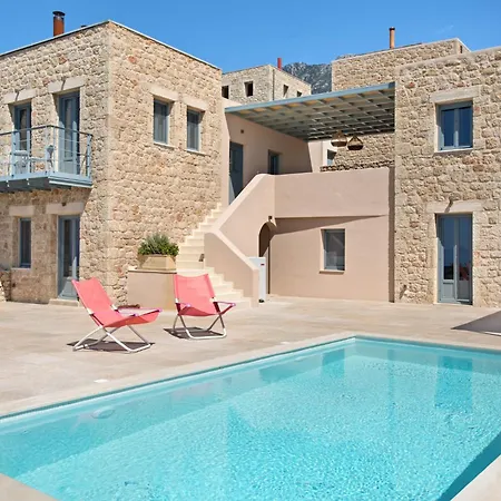 Villa Patio Complex *
