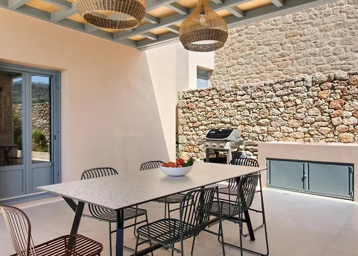 Villa Patio Complex *